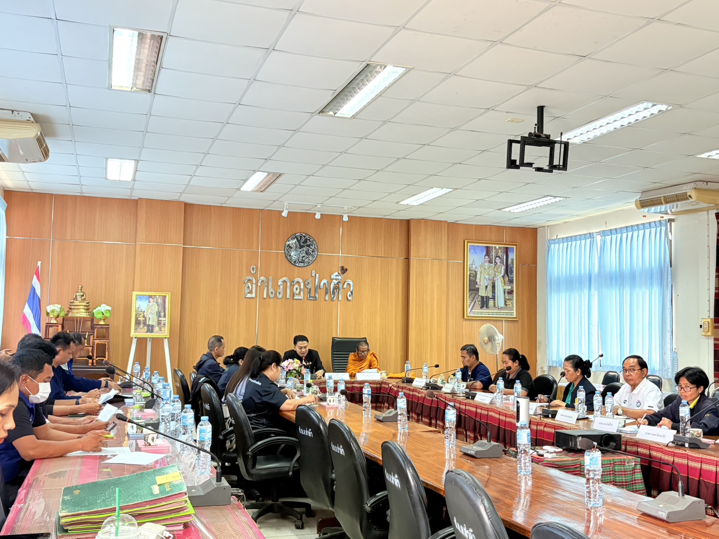 นายอำเภอป่าติ้ว นั่งประธานประชุม ศป.ปส.อ. ขับเคลื่อน “โครงการศูนย์รวมพลังรักศรัทธา” มุ่งแก้ไขปัญหายาเสพติดแบบบูรณาการ