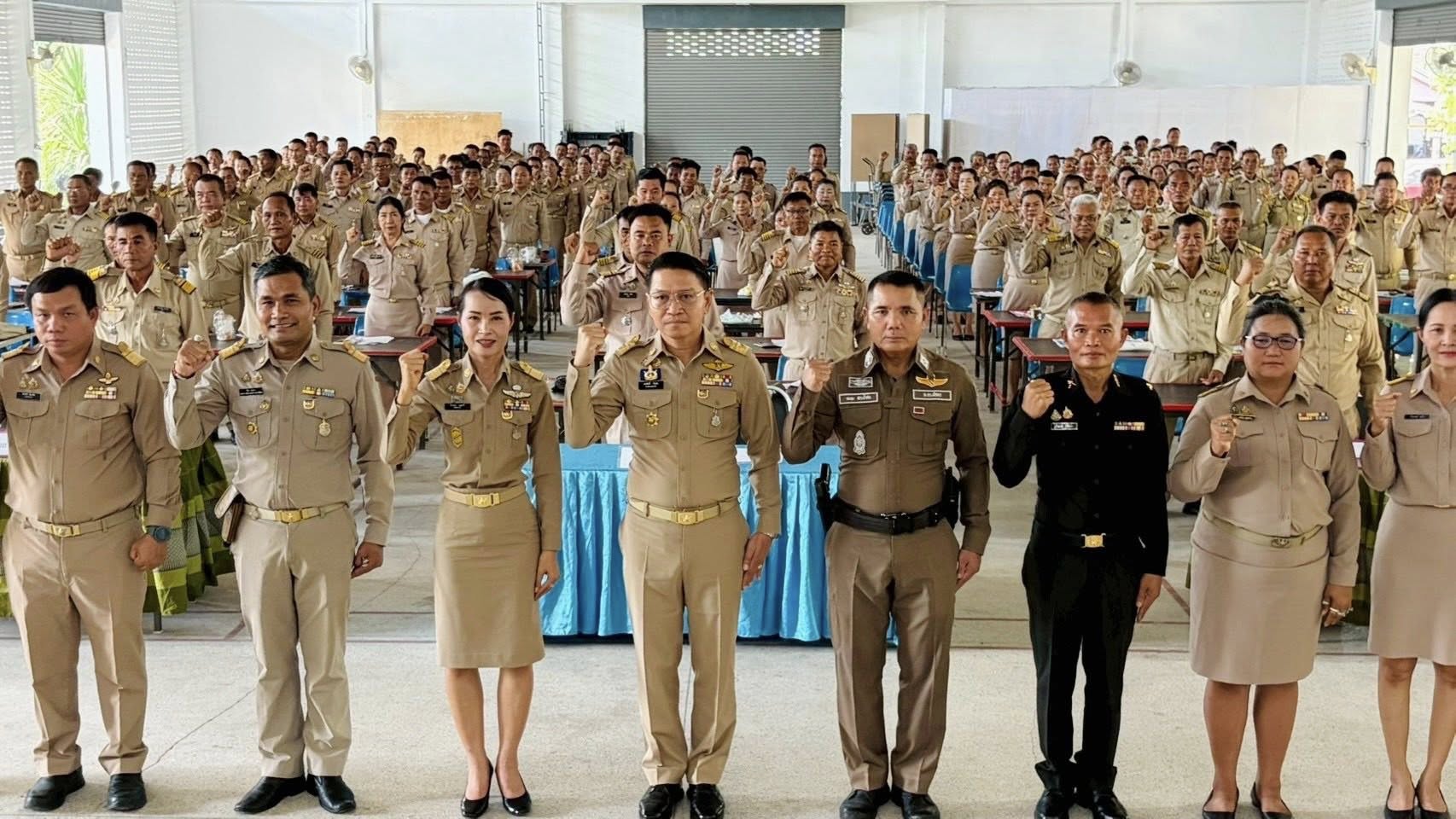 อำเภอป่าติ้ว จัดประชุมกำนัน ผู้ใหญ่บ้าน ประจำเดือนมิถุนายน 2569 เดินหน้าขับเคลื่อนโครงการ "ไทยช่วยไทย พลัส (60/40)" สู่ระดับฐานราก