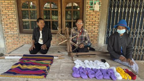 ชุมชนเข้มแข็ง! กลุ่มทอผ้าบ้านโคกสะอาด สืบสานภูมิปัญญาท้องถิ่น สร้างรายได้อย่างยั่งยืน