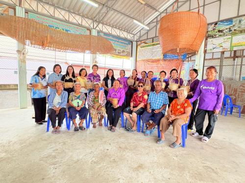 พช.ป่าติ้ว รุกเสริมแกร่งสตรี! เปิดโครงการจักสานตะกร้าบ้านนาดี หมู่ที่3 ตำบลโคกนาโก มุ่งสร้างรายได้ ยกระดับงานฝีมือสู่สากล